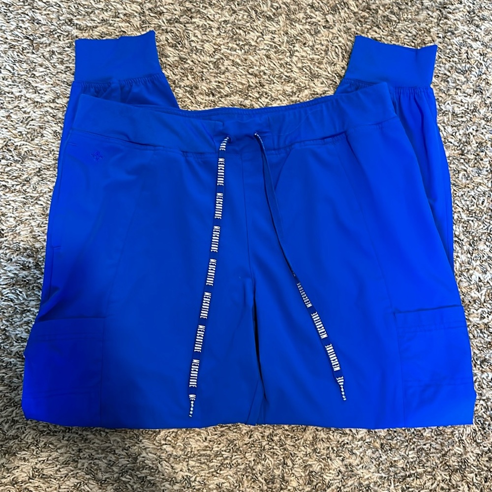 Peaches by Med Couture Jogger Scrub Pants- Size L